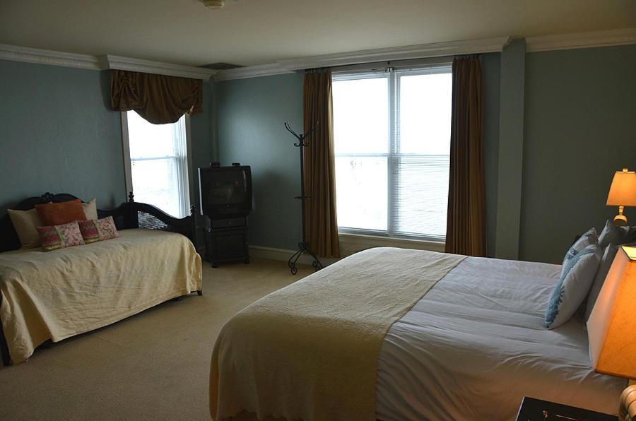 The Flanders Hotel 3*